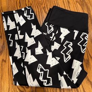 CVG Tbunderstruck Capri Leggings